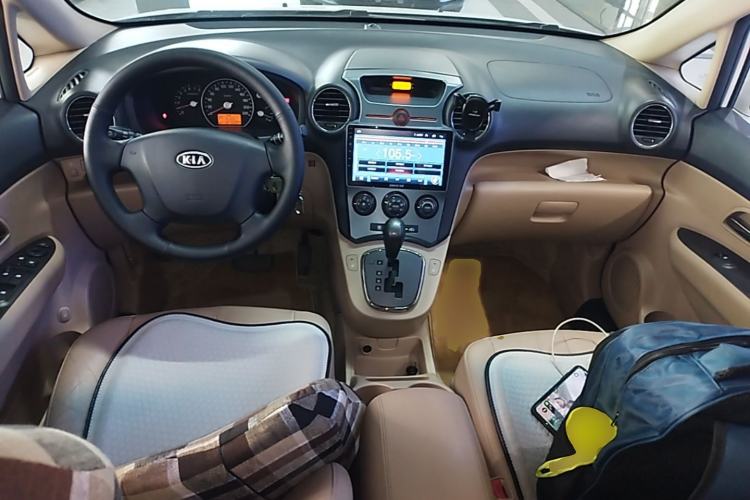 Used Kia Carens 2011 2.0L 5-Seater Automatic Comfort Edition Center Console
