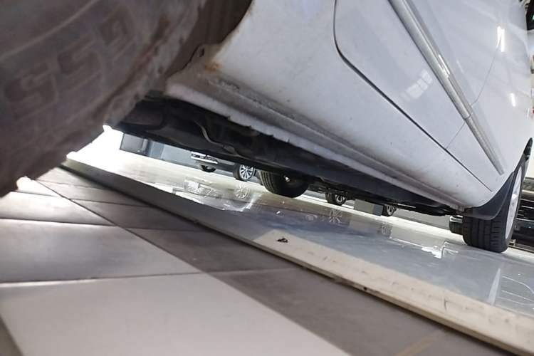 Used Kia Carens 2011 2.0L 5-Seater Automatic Comfort Edition Chassis Rear Right