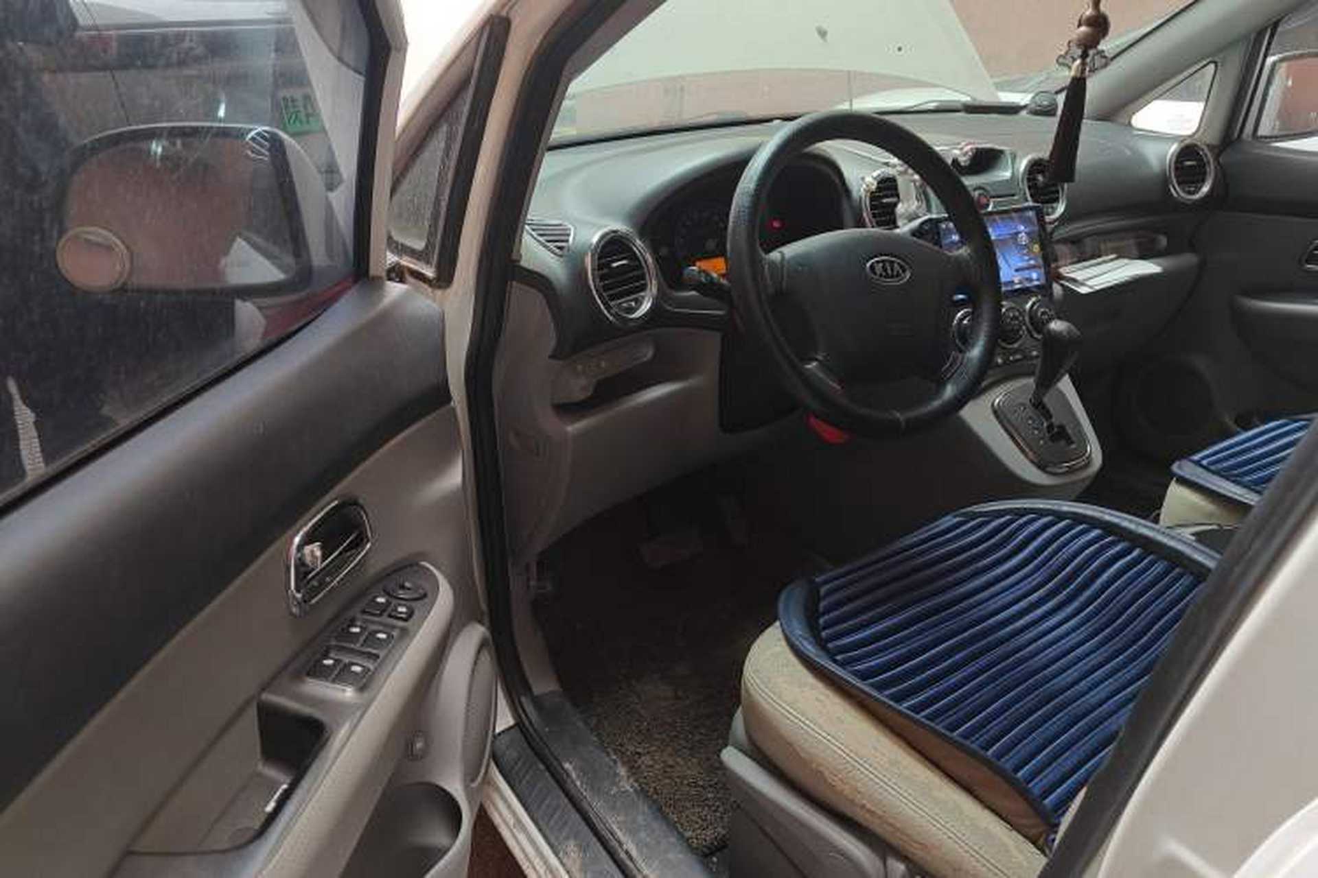 Used Kia Carens 2011 2.0L 7-Seater Automatic Standard Edition Driver Seat