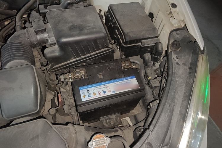 Used Kia Carens 2011 2.0L 5-Seater Automatic Comfort Edition Engine Bay Left