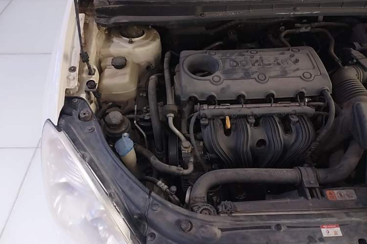 Used Kia Carens 2011 2.0L 5-Seater Automatic Comfort Edition Engine Bay Right