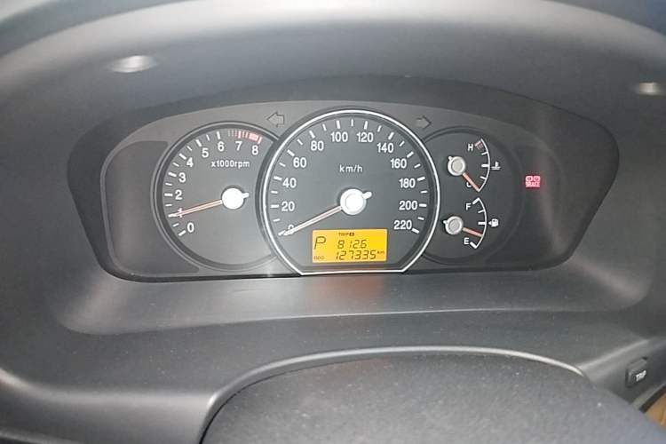 Used Kia Carens 2011 2.0L 5-Seater Automatic Comfort Edition Instrument Cluster