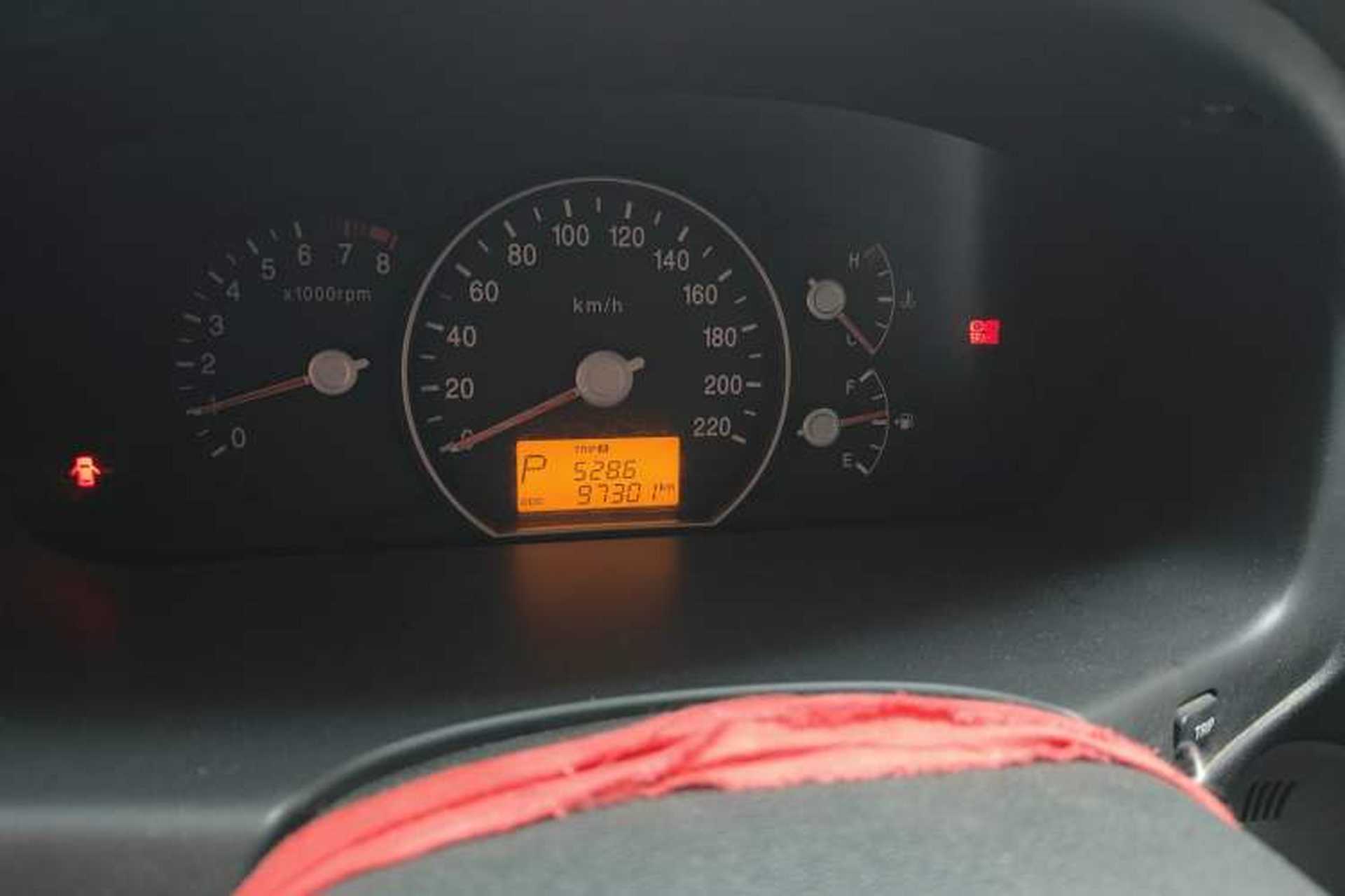 Used Kia Carens 2011 2.0L 7-Seater Automatic Standard Edition Instrument Cluster