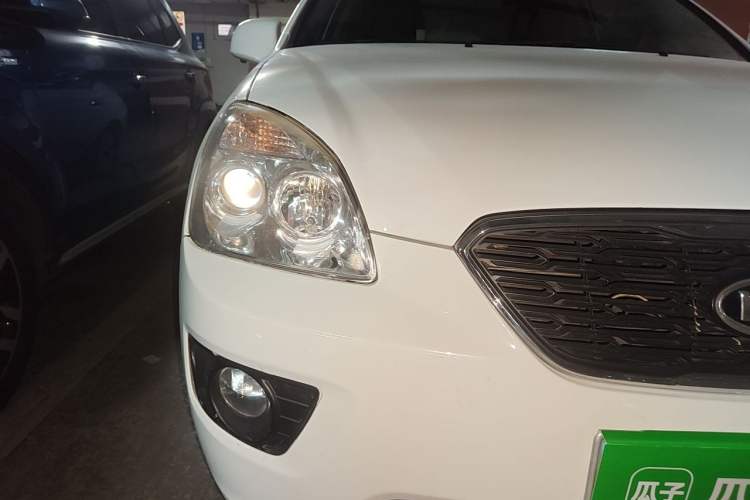 Used Kia Carens 2011 2.0L 5-Seater Automatic Comfort Edition Right Front Headlight