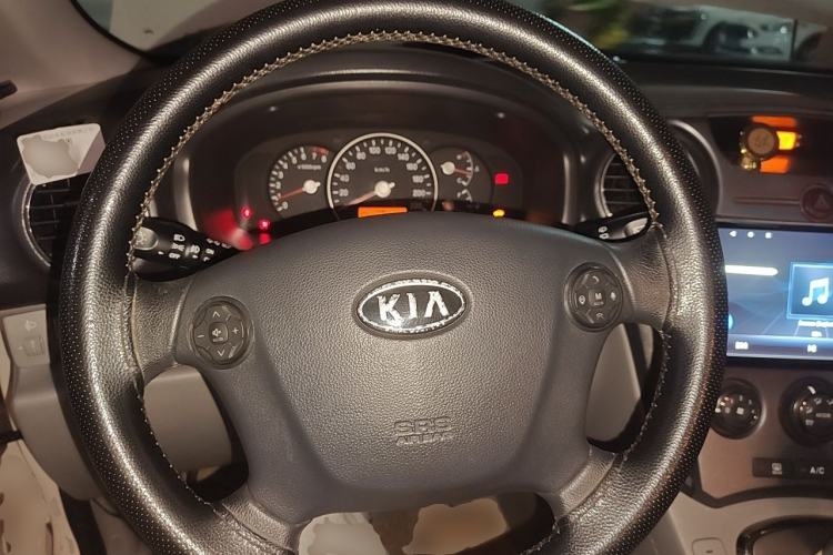 Used Kia Carens 2011 2.0L 5-Seater Automatic Comfort Edition Steering Wheel