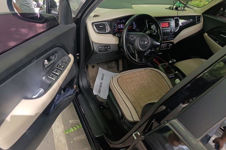 Used Kia Carens 2013 2.0L 7-Seater Automatic Comfort Edition China IV Standard Driver Seat