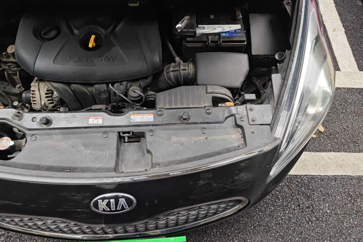 Used Kia Carens 2013 2.0L 7-Seater Automatic Standard Version China V Standard Engine Bay Left