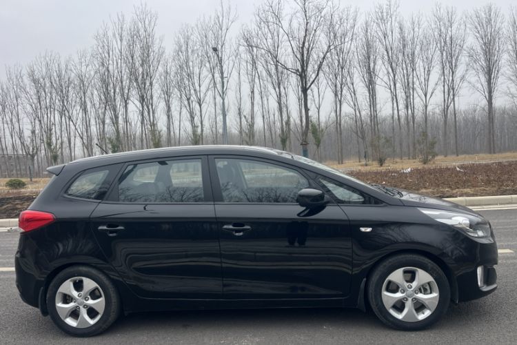 Used Kia Carens 2013 2.0L 7-Seater Automatic Comfort Edition China IV Standard Exterior 1