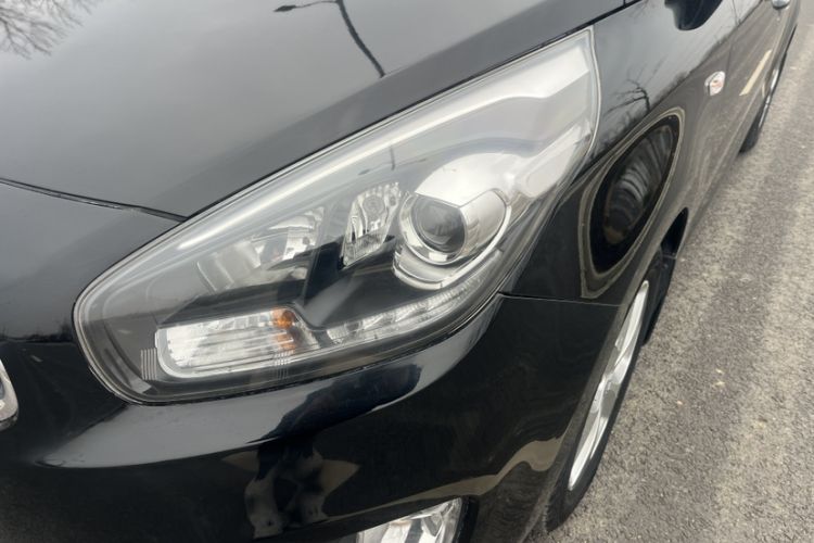 Used Kia Carens 2013 2.0L 7-Seater Automatic Comfort Edition China IV Standard Exterior 3
