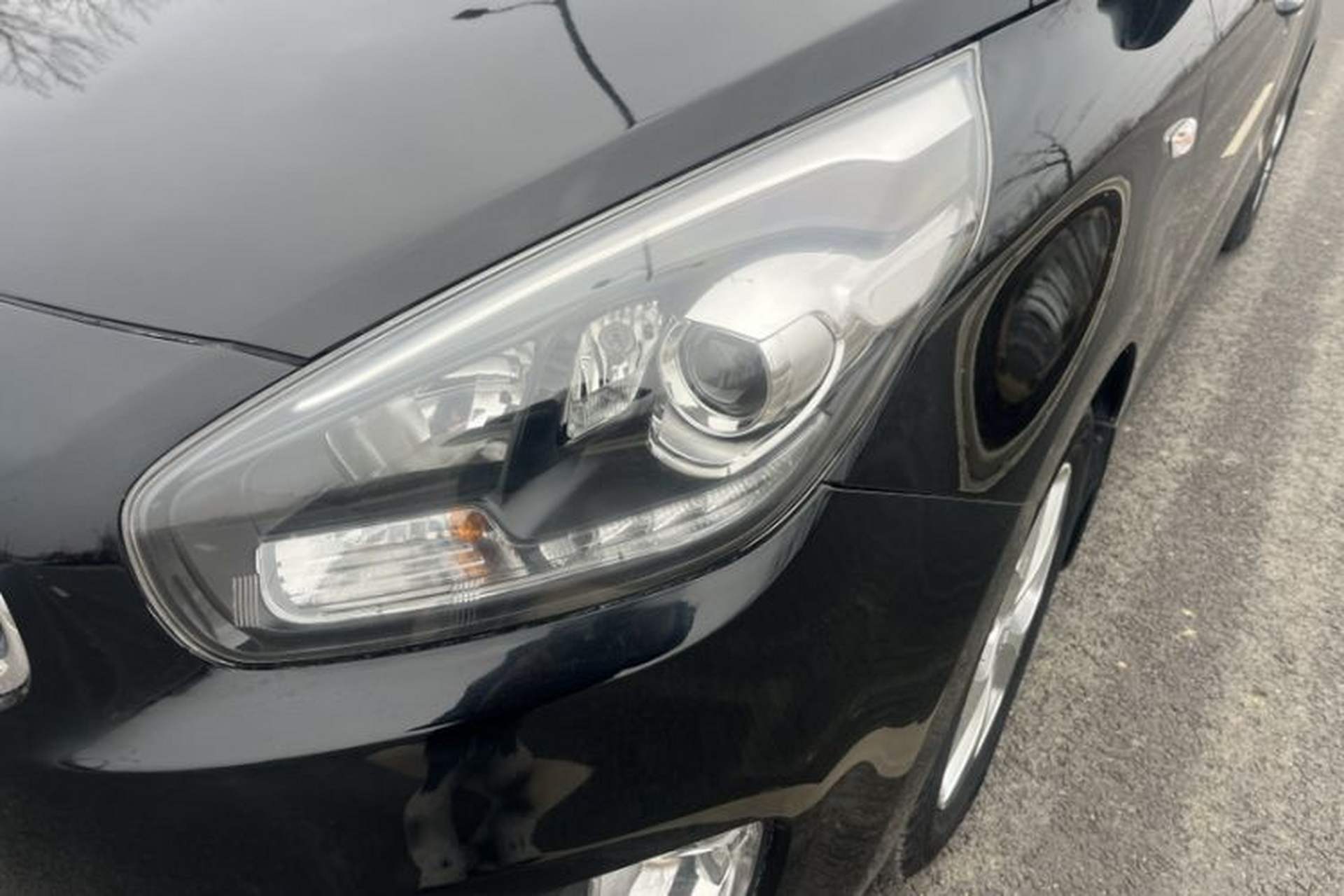 Used Kia Carens 2013 2.0L 7-Seater Automatic Comfort Edition China IV Standard Exterior 3