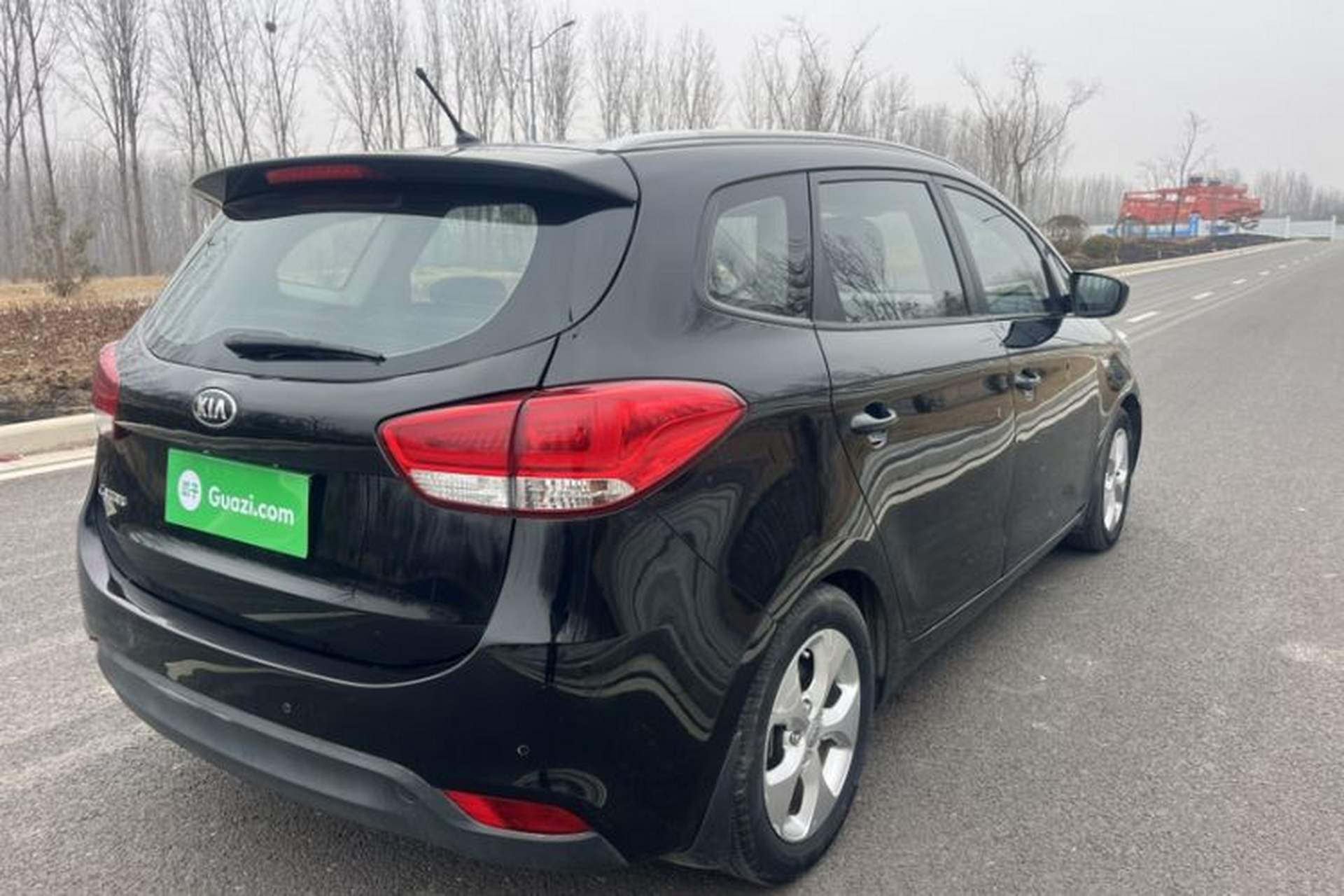 Used Kia Carens 2013 2.0L 7-Seater Automatic Comfort Edition China IV Standard Exterior 5