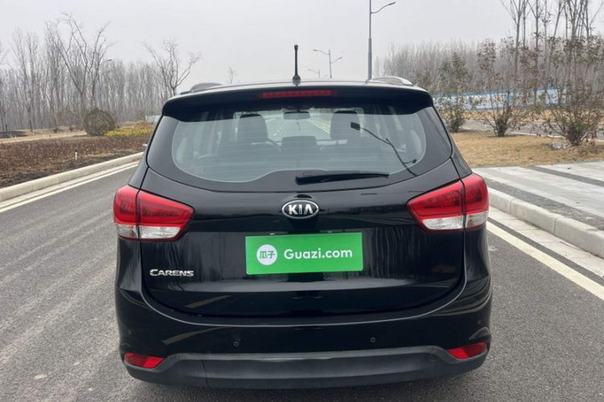 Used Kia Carens 2013 2.0L 7-Seater Automatic Comfort Edition China IV Standard Exterior 9