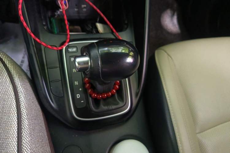 Used Kia Carens 2013 2.0L 7-Seater Automatic Comfort Edition China IV Standard Gear Lever