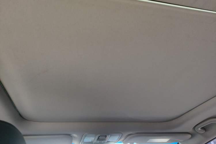 Used Kia Carens 2013 2.0L 7-Seater Automatic Luxury Version China IV Standard Headliner