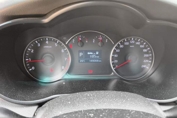 Used Kia Carens 2013 2.0L 5-Seater Automatic Standard Version China IV Standard Instrument Cluster