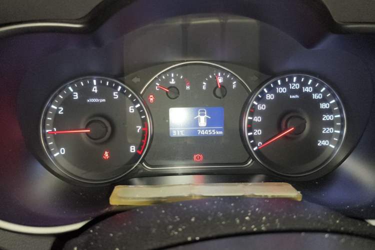 Used Kia Carens 2013 2.0L 7-Seater Automatic Luxury Version China IV Standard Instrument Cluster