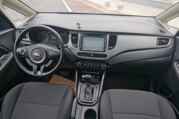 Used Kia Carens 2013 2.0L 7-Seater Automatic Standard Version China IV Standard Interior 1