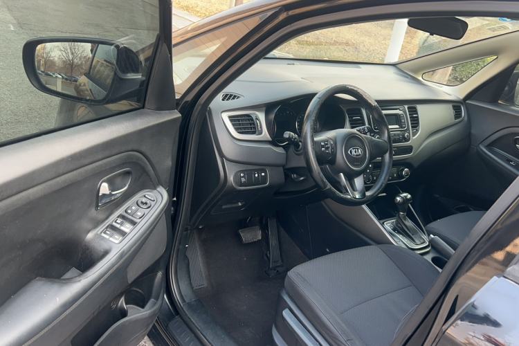 Used Kia Carens 2013 2.0L 7-Seater Automatic Standard Version China V Standard Interior 2