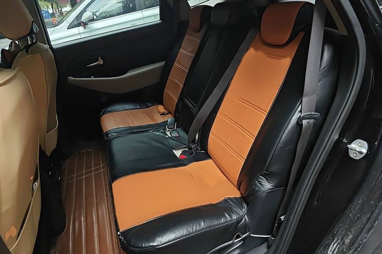 Used Kia Carens 2013 2.0L 7-Seater Automatic Standard Version China V Standard Interior 4