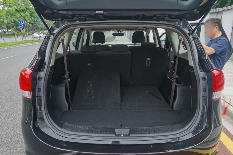 Used Kia Carens 2013 2.0L 7-Seater Automatic Standard Version China IV Standard Interior 5
