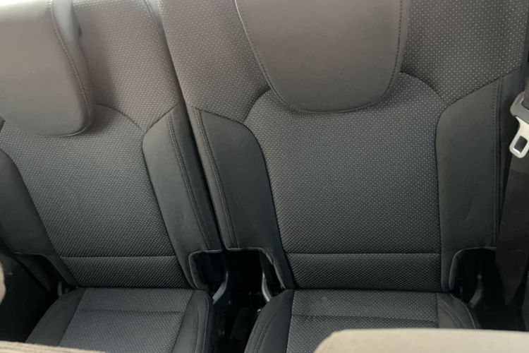 Used Kia Carens 2013 2.0L 7-Seater Automatic Standard Version China V Standard Interior 5