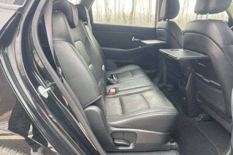 Used Kia Carens 2013 2.0L 7-Seater Automatic Comfort Edition China IV Standard Interior 5