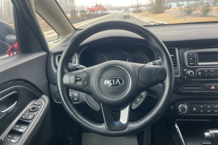 Used Kia Carens 2013 2.0L 7-Seater Automatic Comfort Edition China IV Standard Interior 6