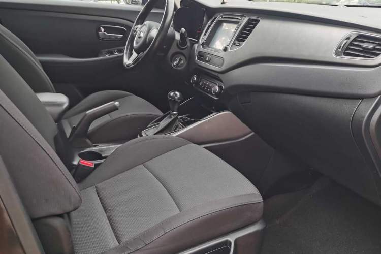 Used Kia Carens 2013 2.0L 7-Seater Automatic Standard Version China IV Standard Interior 7