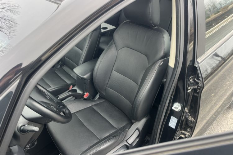 Used Kia Carens 2013 2.0L 7-Seater Automatic Comfort Edition China IV Standard Left Front Seat
