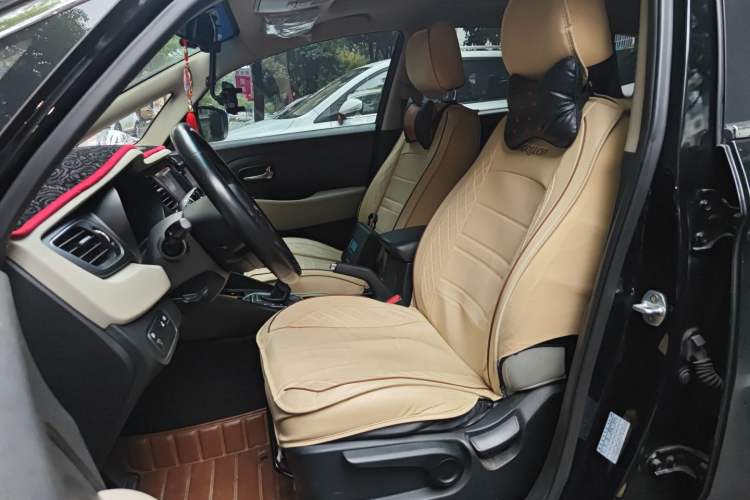 Used Kia Carens 2013 2.0L 7-Seater Automatic Standard Version China V Standard Left Front Seat