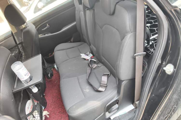 Used Kia Carens 2013 2.0L 5-Seater Automatic Standard Version China IV Standard Left Rear Seat