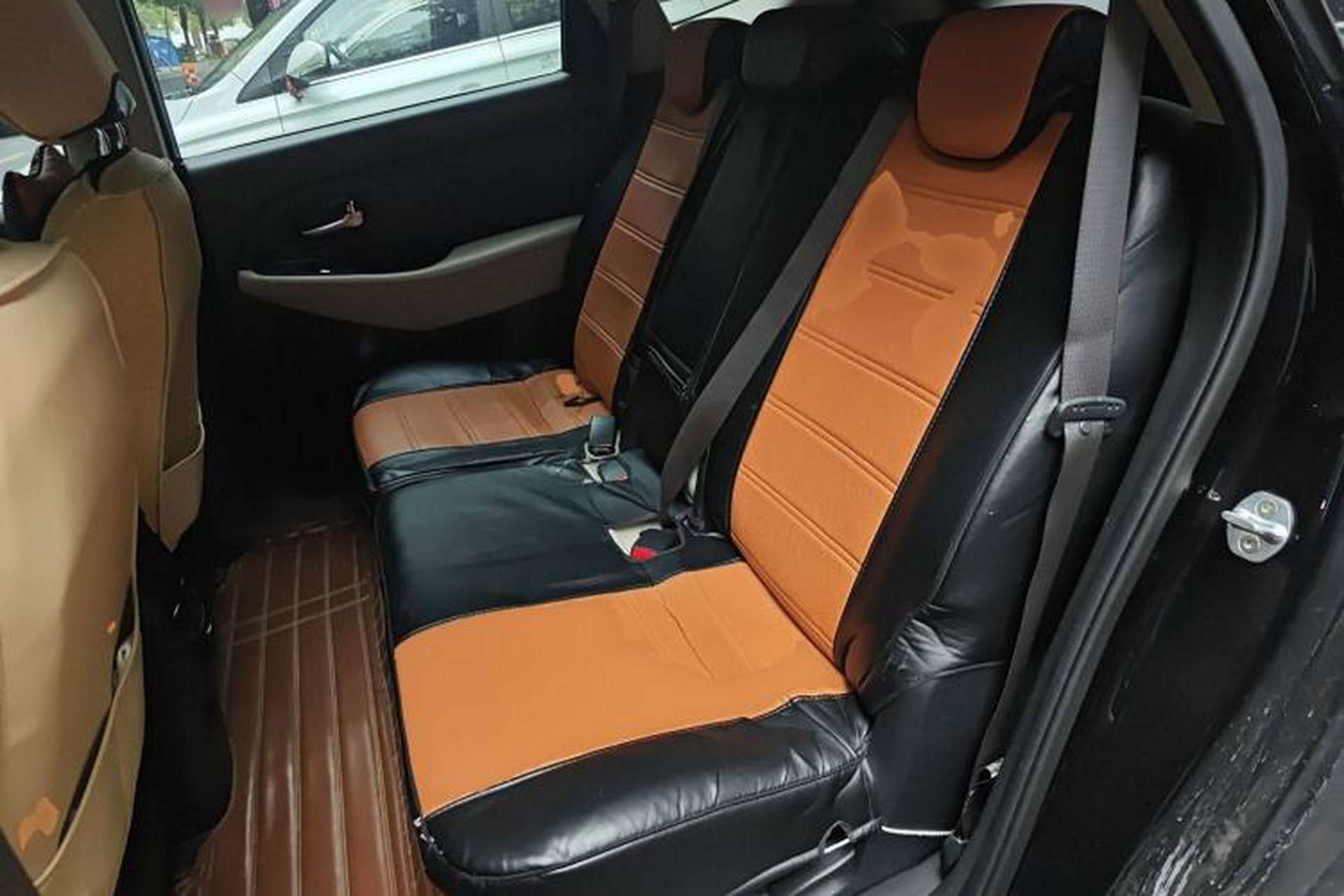 Used Kia Carens 2013 2.0L 7-Seater Automatic Standard Version China V Standard Left Rear Seat