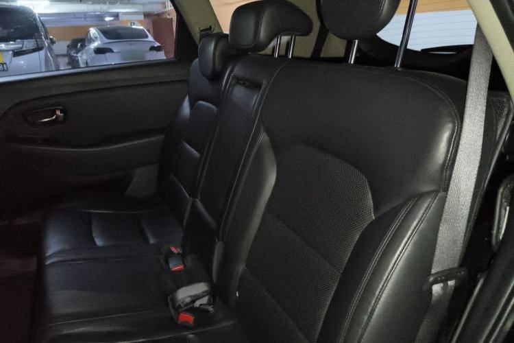 Used Kia Carens 2013 2.0L 7-Seater Automatic Luxury Version China IV Standard Left Rear Seat