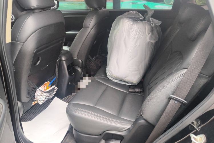 Used Kia Carens 2013 2.0L 5-Seater Automatic Standard Version China IV Standard Left Rear Seat