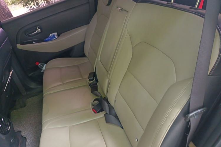 Used Kia Carens 2013 2.0L 7-Seater Automatic Comfort Edition China IV Standard Left Rear Seat