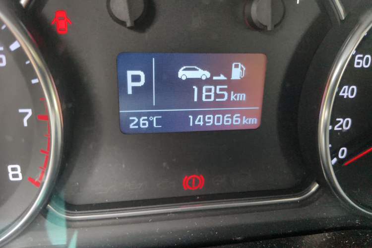 Used Kia Carens 2013 2.0L 5-Seater Automatic Standard Version China IV Standard Odometer Close Up