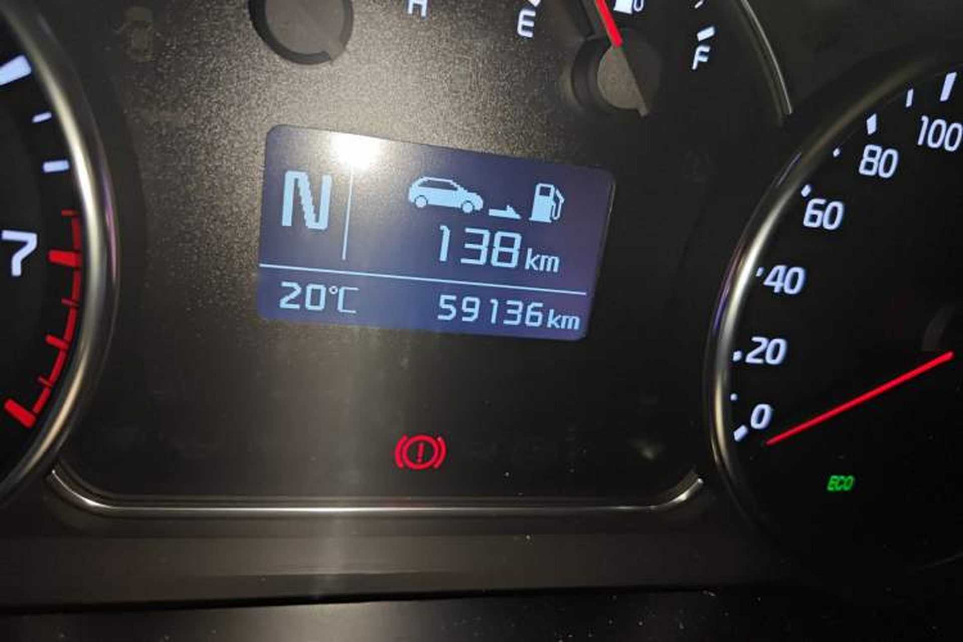 Used Kia Carens 2013 2.0L 7-Seater Automatic Standard Version China V Standard Odometer Close Up