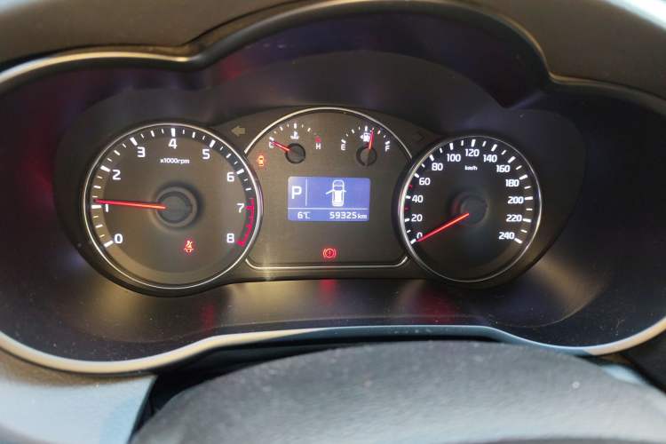 Used Kia Carens 2013 2.0L 7-Seater Automatic Comfort Edition China IV Standard Odometer Close Up