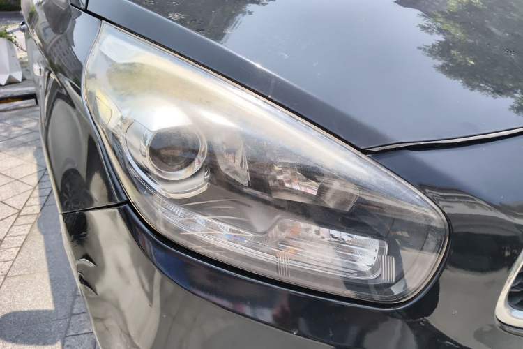 Used Kia Carens 2013 2.0L 5-Seater Automatic Standard Version China IV Standard Right Front Headlight