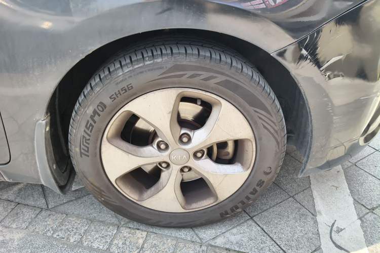 Used Kia Carens 2013 2.0L 5-Seater Automatic Standard Version China IV Standard Right Front Wheel Hub