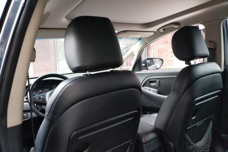 Used Kia Carens 2013 2.0L 7-Seater Automatic Standard Version China IV Standard Headliner