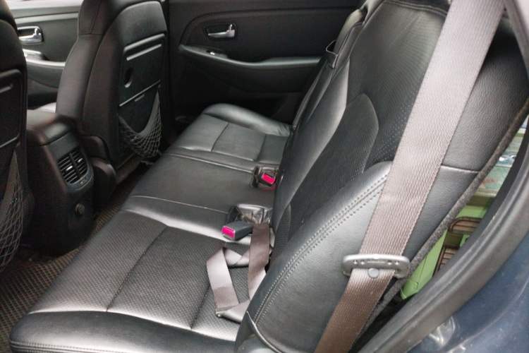 Used Kia Carens 2013 2.0L 7-Seater Automatic Standard Version China IV Standard Left Rear Seat