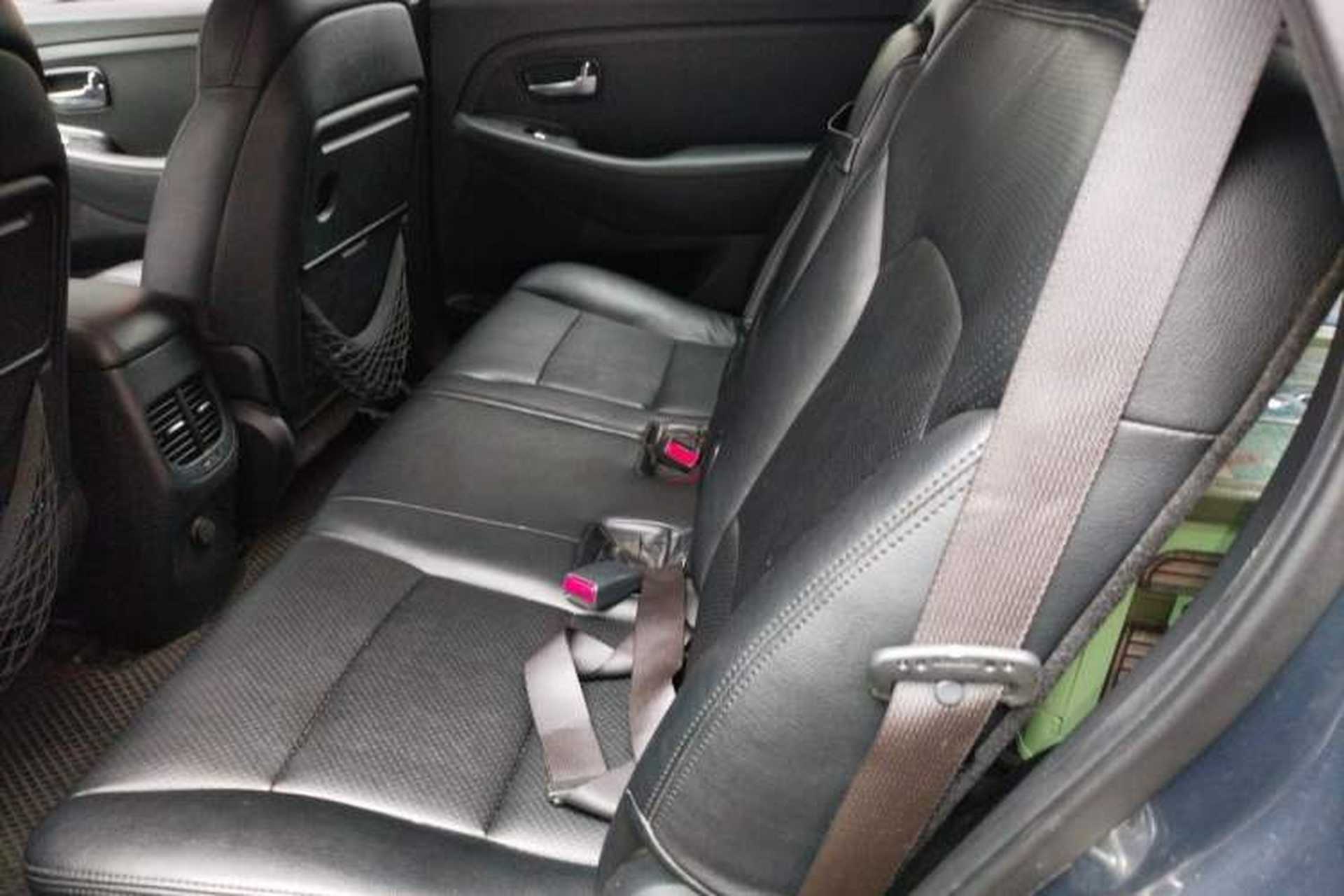 Used Kia Carens 2013 2.0L 7-Seater Automatic Standard Version China IV Standard Left Rear Seat