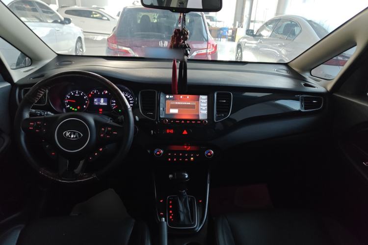 Used Kia Carens 2013 2.0L 7-Seater Automatic Luxury Version China IV Standard Center Console