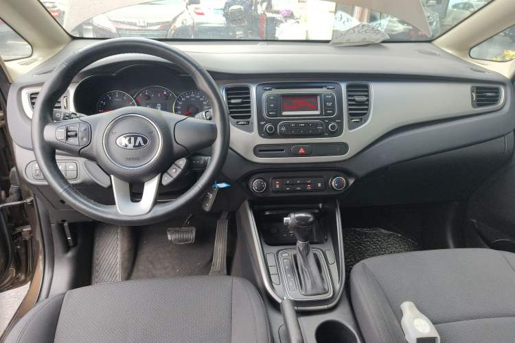 Used Kia Carens 2013 2.0L 5-Seater Automatic Standard Version China V Standard Center Console