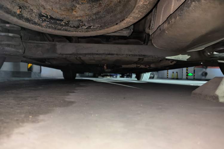Used Kia Carens 2013 2.0L 7-Seater Automatic Standard Version China IV Standard Chassis Rear