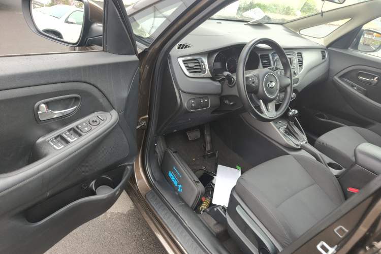 Used Kia Carens 2013 2.0L 5-Seater Automatic Standard Version China V Standard Driver Seat