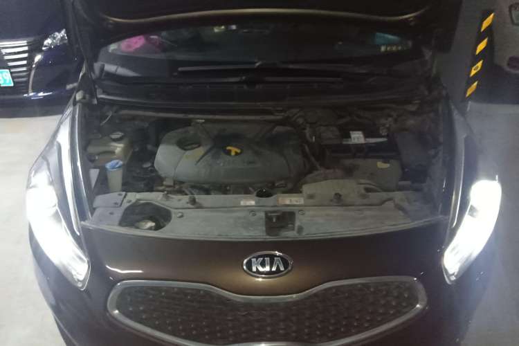 Used Kia Carens 2013 2.0L 5-Seater Automatic Standard Version China V Standard Engine Bay
