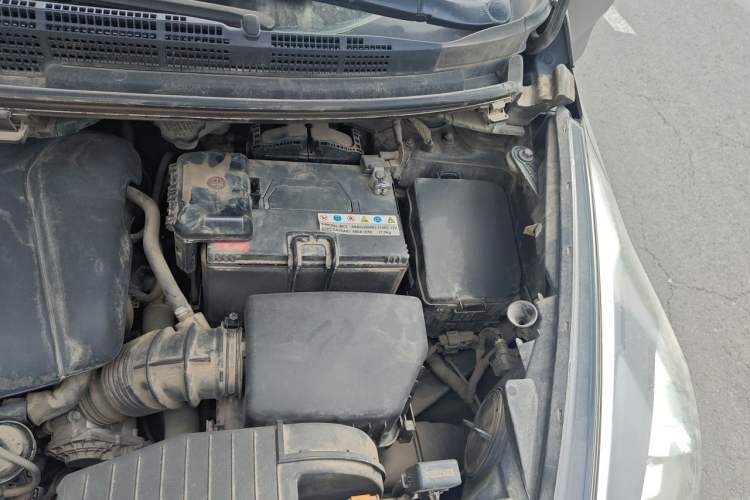 Used Kia Carens 2013 2.0L 5-Seater Automatic Standard Version China V Standard Engine Bay Left