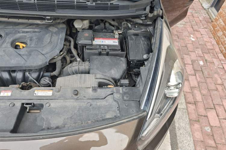 Used Kia Carens 2013 2.0L 7-Seater Automatic Standard Version China V Standard Engine Bay Left